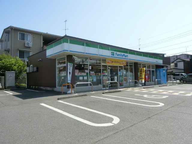 近隣・ファミリーマート