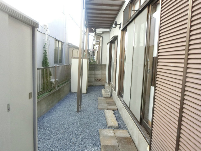 庭先