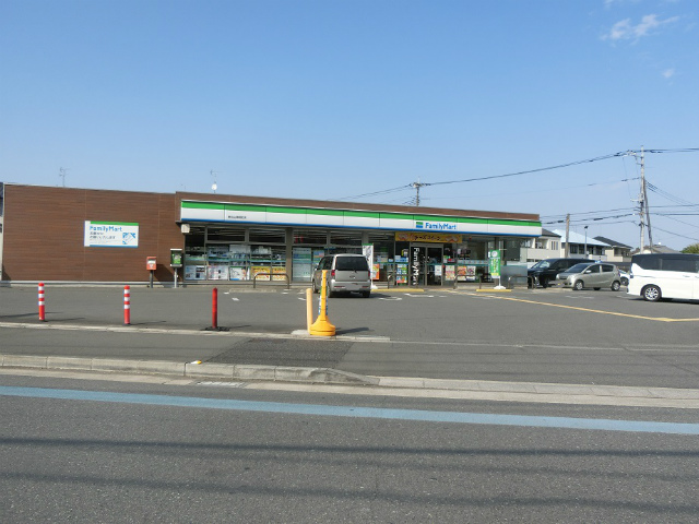近隣・ファミリーマート